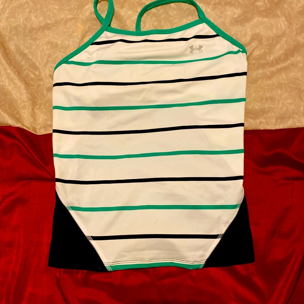 Medium workout top. Great shape